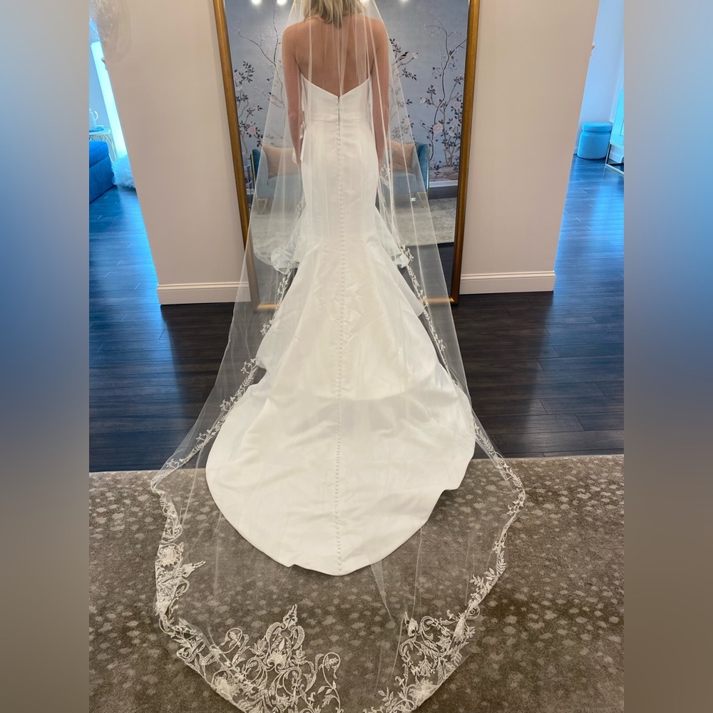 NEW Toni Federici cathedral veil
